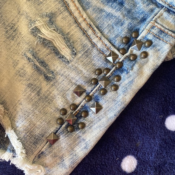 American eagle jean shorts like new worn maybe once - Picture 4 of 4
